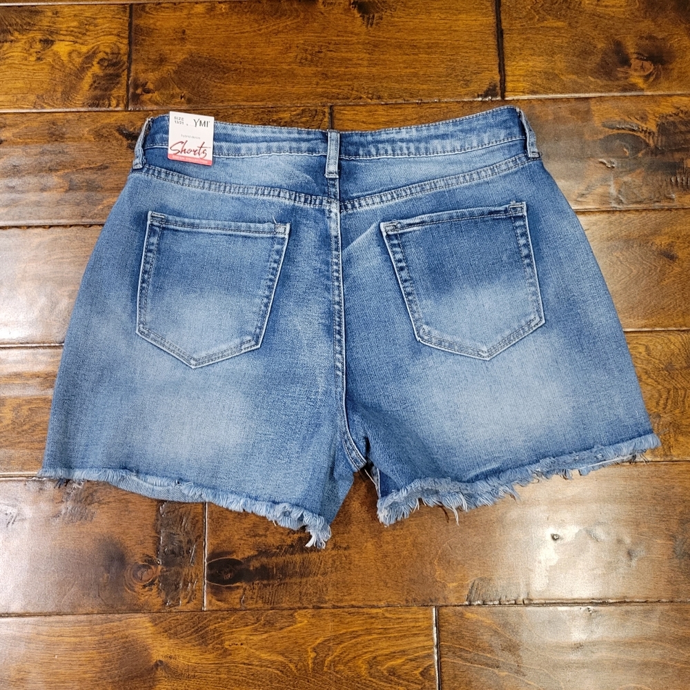NWT YMI Jean Shorts Size 13/31 - Picture 7 of 8